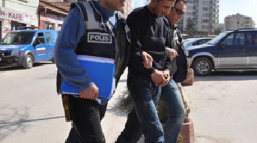 Plastik kelep&ccedil;eli taciz