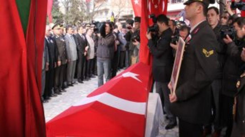 Şehit Binbaşı Ş&uuml;k&uuml;r Bağdatlı Fatsa'da toprağa verildi