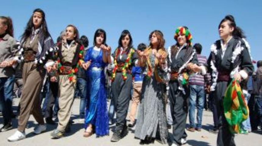 Leyla Zana şehit asker ve polisler &uuml;zerinden Başbakan'ı eleştirdi