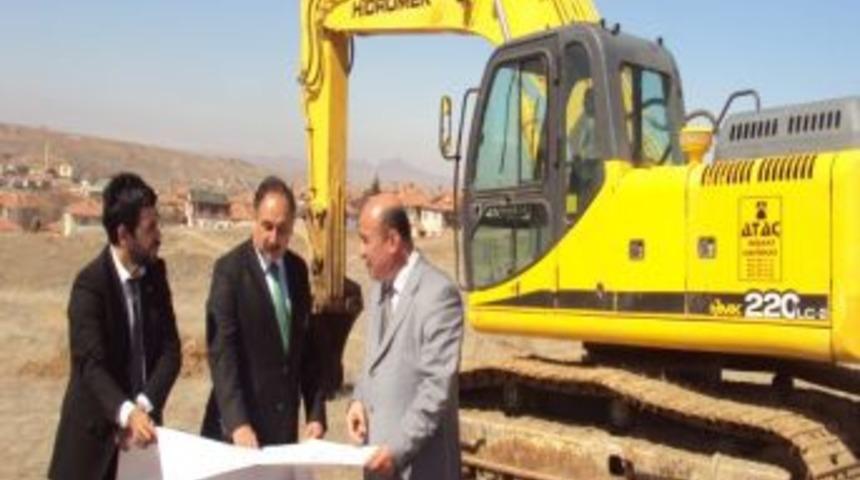 Sarıkaya&rsquo;da yapılacak 20 derslikli okulun hafriyat &ccedil;alışmasına başlandı