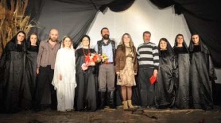 D&uuml;nyanın ortasında bir yer&rdquo; ilgi g&ouml;rd&uuml;