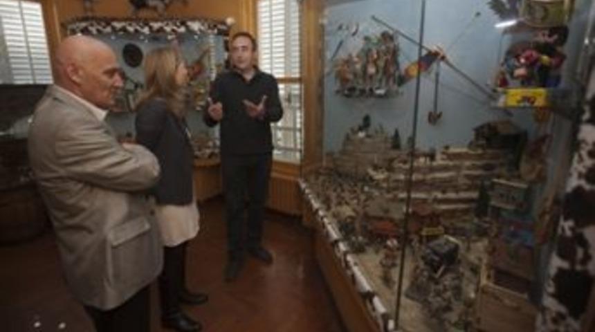 Başkan &Ouml;z&rsquo;den Oyuncak M&uuml;zesi ziyareti