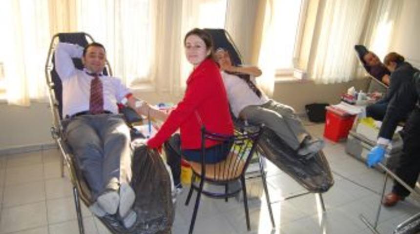 98 &uuml;nite kan toplandı