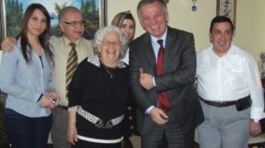 Ko&ccedil;al, g&uuml;n&uuml;n 18 saatini &ccedil;alışarak ge&ccedil;iriyor