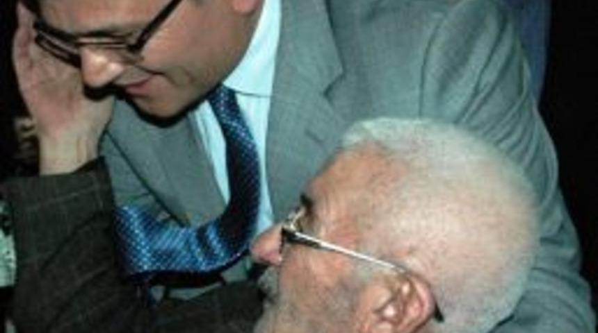 Emniyet M&uuml;d&uuml;r&uuml; Aşık, yaşlıları ziyaret etti