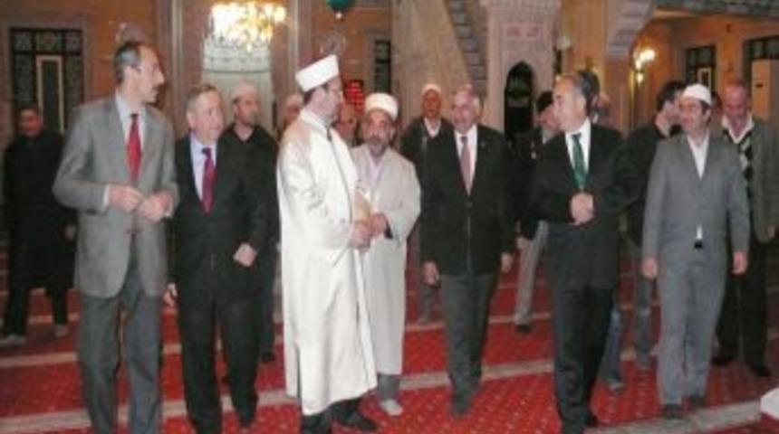 Diyanet İşleri Başkanı: Her cemaat en az iki genci camiye getirmeli
