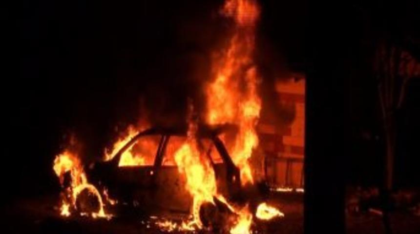 LPG'li otomobil alev alev yandı