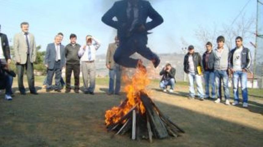 Alaplı'da Nevruz Ateşi Yakıldı