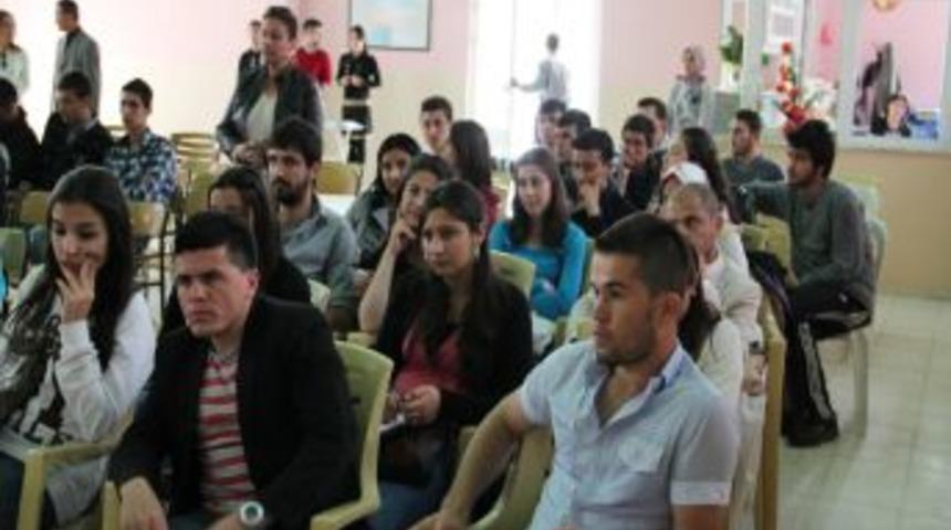Sarıg&ouml;l'de "meslek Etiği Ve Lisanslı B&uuml;rolar" Paneli