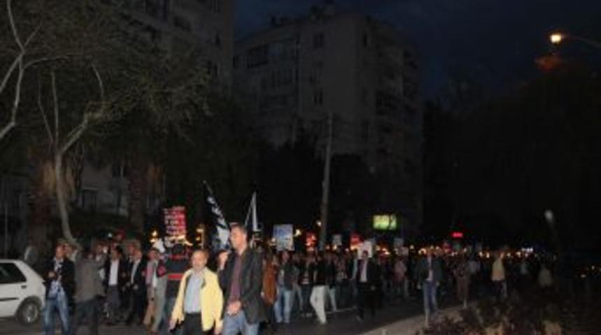 CHP'lilerden meşaleli protesto