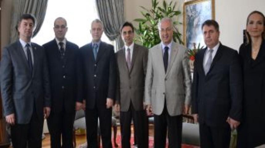 Sağlık Bakanlığı, Manisa'da &uuml;&ccedil; hastaneye teşekk&uuml;r belgesi g&ouml;nderdi