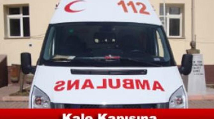 Kale kapısına ambulans takıldı