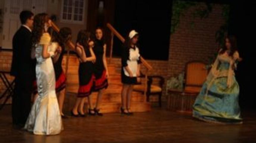 L&uuml;k&uuml;s Hayat velilerden tam not aldı