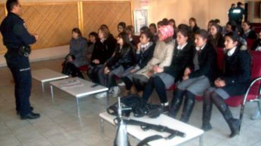 Öğrencilere, ‘polise yardımcı olma’ bilinci aşılanıyor