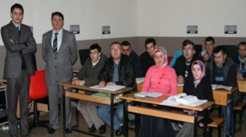 Halk Eğitim Merkezi, &ouml;z&uuml;rl&uuml;leri memurluk sınavına hazırlıyor