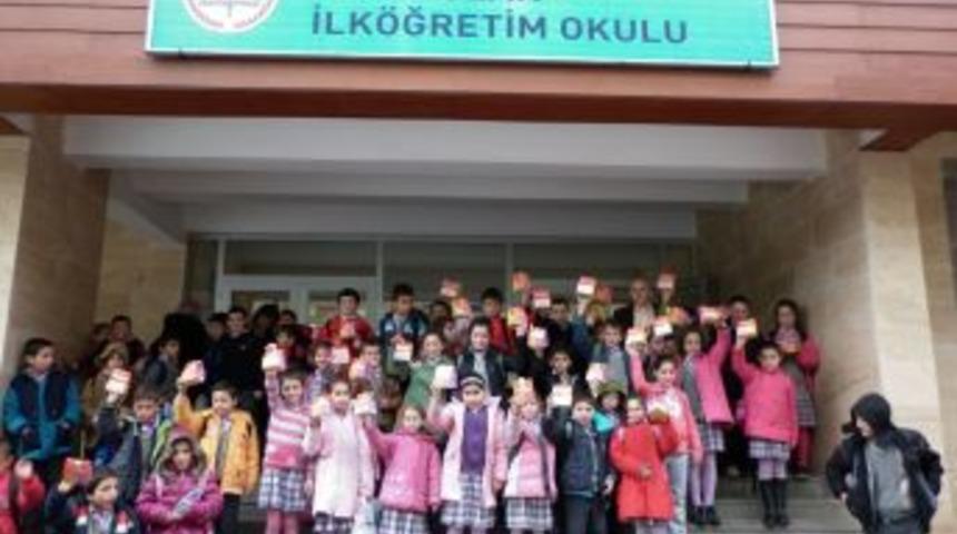 Ardeşenli ilk&ouml;ğretim &ouml;ğrencileri Vanlı kardeşlerini unutmadı