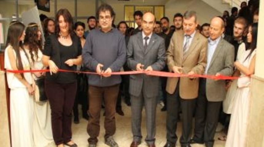 PA&Uuml;&rsquo;de &ouml;d&uuml;ll&uuml; arkeoloji fotoğrafları sergilendi