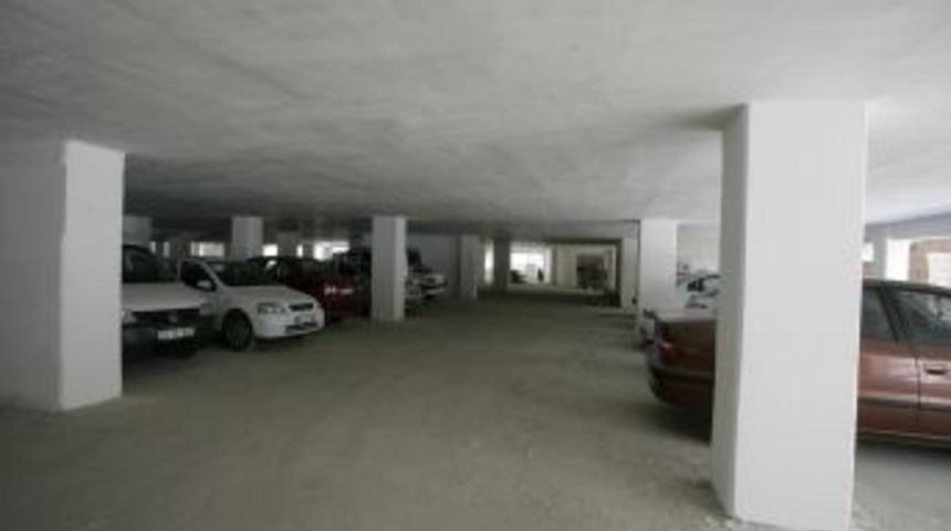 Harran Üniversitesi'nin otoparkı şehir trafiğini rahatlattı