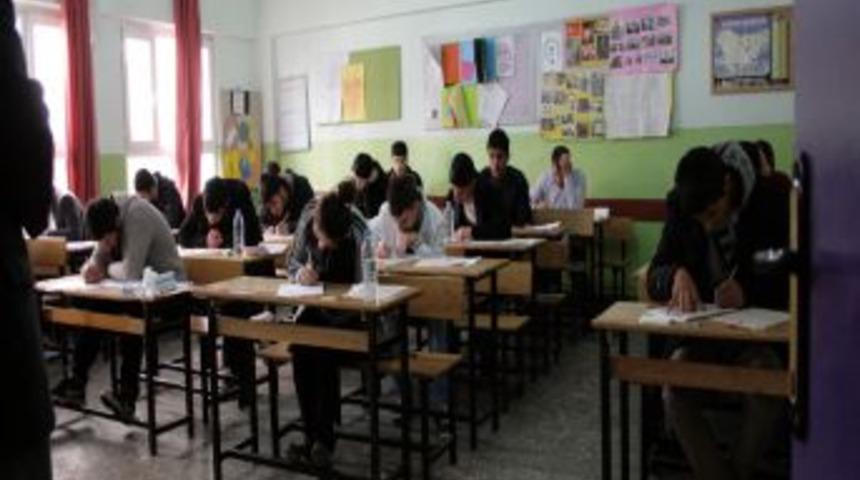 Midyat&rsquo;ta 6 bin kişi YGS heyecanı yaşadı
