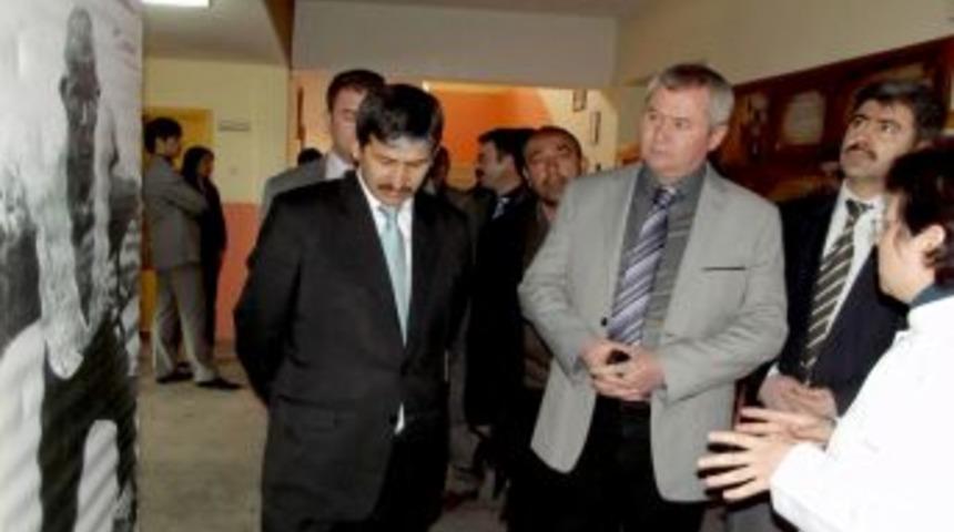 &Ccedil;anakkale Zaferi Sergisi'ne b&uuml;y&uuml;k ilgi