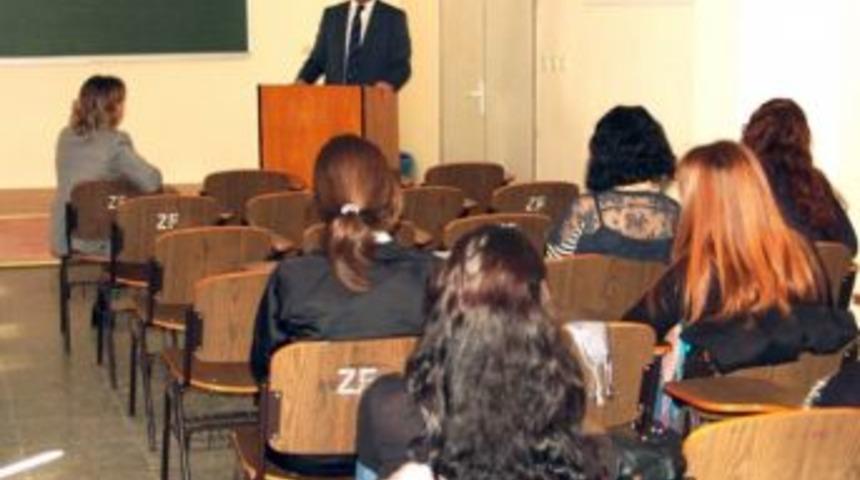 Tarım İl M&uuml;d&uuml;r&uuml; Kasım Piral, geleceğin ziraat&ccedil;ileri ile buluştu