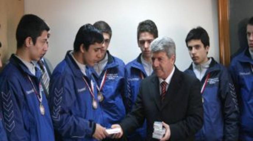 D&uuml;nya Şampiyonası'nda T&uuml;rkiye&rsquo;yi H&uuml;rriyet EML temsil edecek