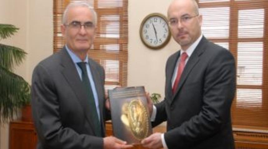 Polonya Ankara Büyükelçisi Wilczek, Başkan Yılmaz’ı ziyaret etti