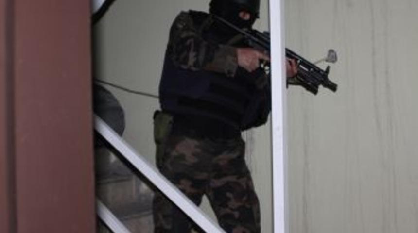 Kelep&ccedil;e ve biber gazıyla işkence yapan 15 kişilik &ccedil;ete &ccedil;&ouml;kertildi