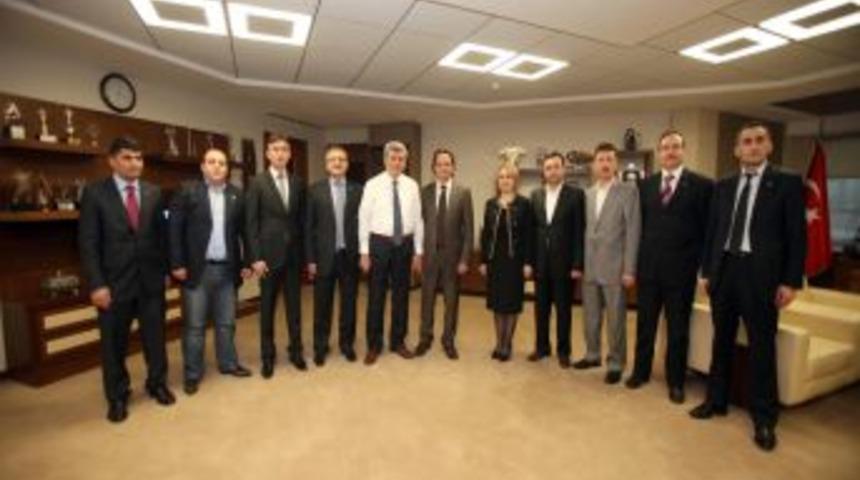 Başkan Karaosmanoğlu: Moral veren hizmetler yapıyoruz