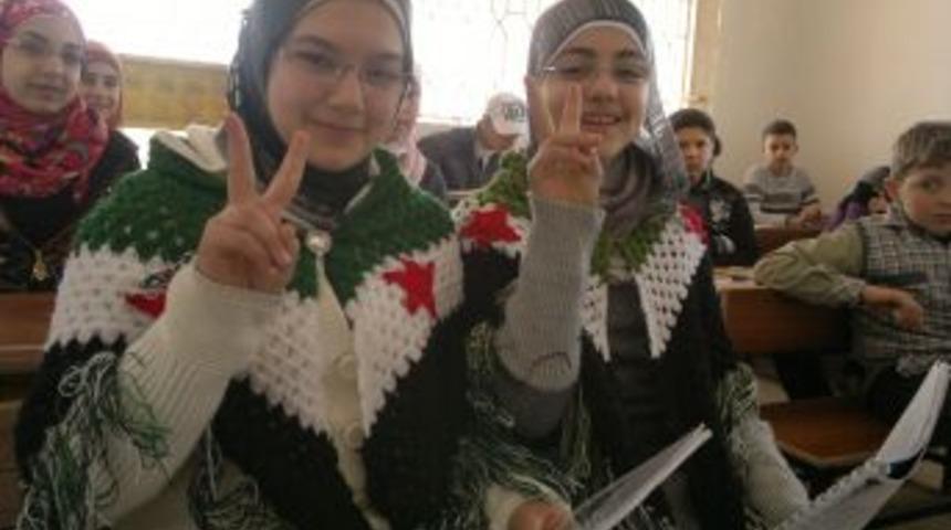 Suriyeli &ccedil;ocuklar yarım kalan eğitimlerine T&uuml;rkiye&rsquo;de devam ediyor