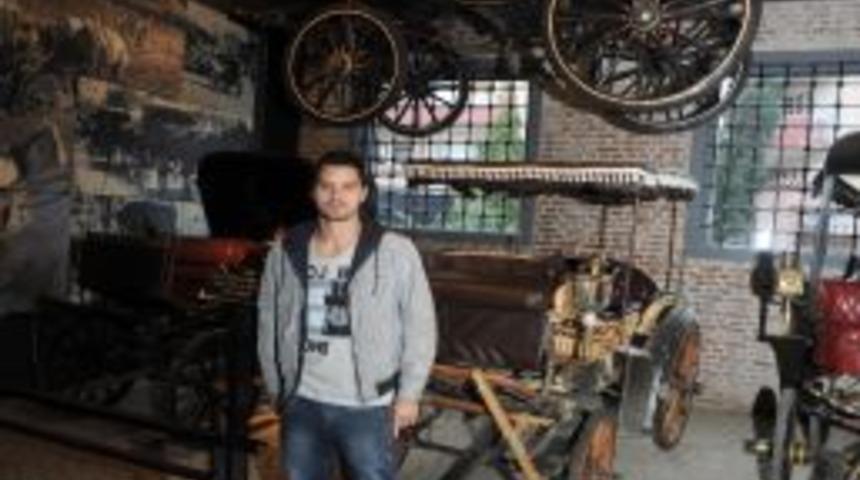 Bursasporlu Pinto taraftara, taraftar da ona hayran