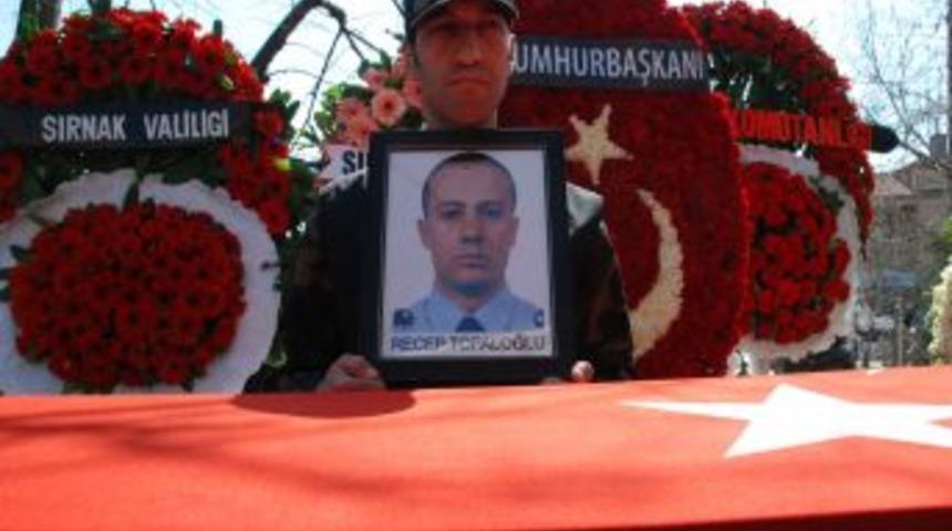 Şehit polis Recep Topaloğlu Kocaeli'de toprağa verildi