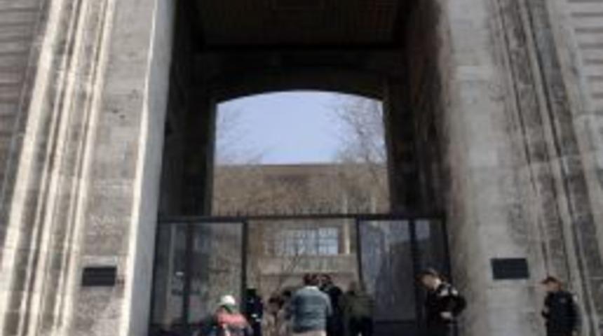 İstanbul &Uuml;niversitesi'ndeki yangın s&ouml;nd&uuml;r&uuml;ld&uuml;