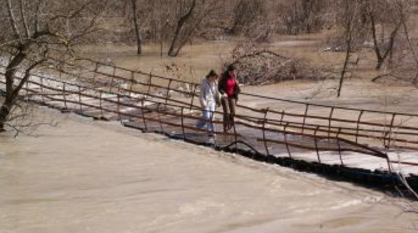 Asma k&ouml;pr&uuml;den ge&ccedil;erken 'ecel terleri' d&ouml;k&uuml;yorlar