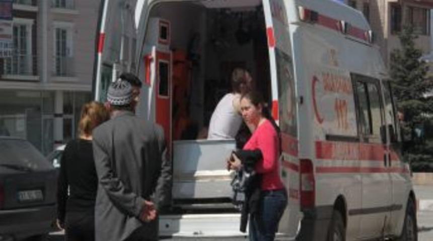 Patlayan t&uuml;p, 2 kişinin yaralanmasına neden oldu