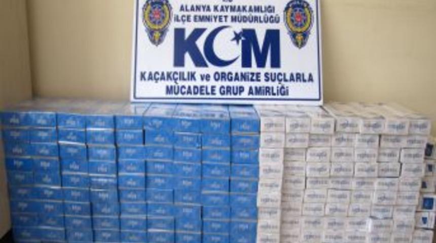 Alanya'da 3 Bin 700 Paket G&uuml;mr&uuml;k Ka&ccedil;ağı Sigara Ele Ge&ccedil;irildi