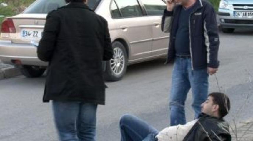 Okul &ouml;n&uuml;ndeki silahla kavgaya &ccedil;ocuklar tanıklık etti