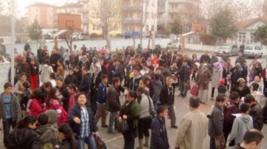 &Ouml;zel ilk&ouml;ğretim okulunun 95 kişilik boş kontenjanı i&ccedil;in 3 bin kişi yarıştı