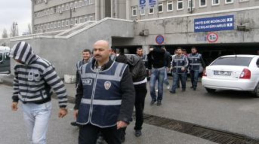 Ara&ccedil;ların Stepnelerini 1 Dakikada &Ccedil;alan Şebeke &Ccedil;&ouml;kertildi