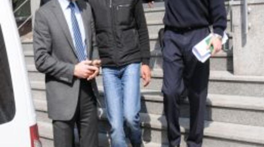 2 Bu&ccedil;uk Milyon Dolarla T&uuml;rkiye'den &Ccedil;ıkarken Yakalandı