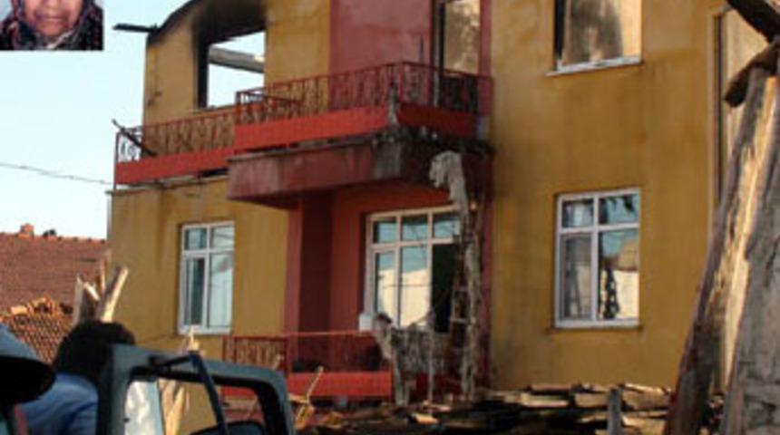 Yatalak kadın yangında can verdi