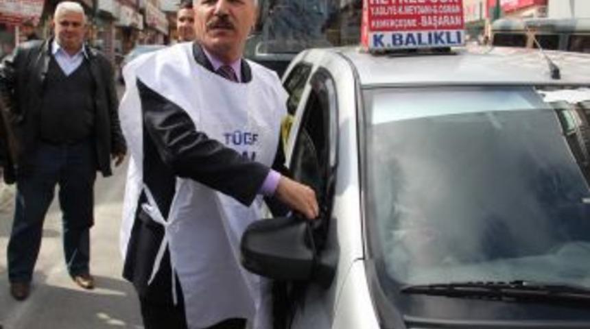Fiyatı 5 Tl'ye Yaklaşan Benzine Siyah Kurdeleli Tepki