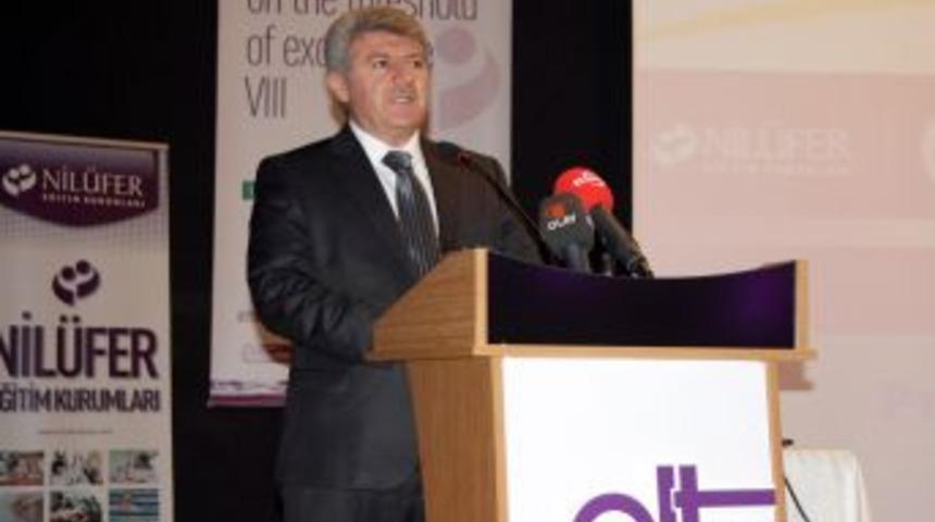 İngilizce &ouml;ğretmenleri, daha iyi dil &ouml;ğretmek i&ccedil;in bir araya geldi