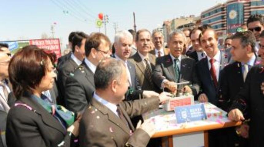 Hacivat K&ouml;pr&uuml;s&uuml;'n&uuml;n temeli B&uuml;lent Arın&ccedil;&rsquo;ın katılımıyla atıldı