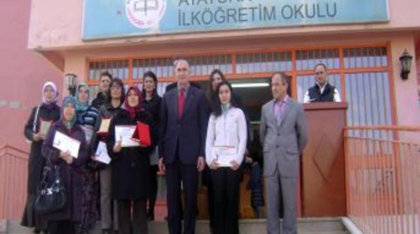 Atat&uuml;rk İlk&ouml;ğretim Okulu'nda veliler arası resim yarışması d&uuml;zenlendi