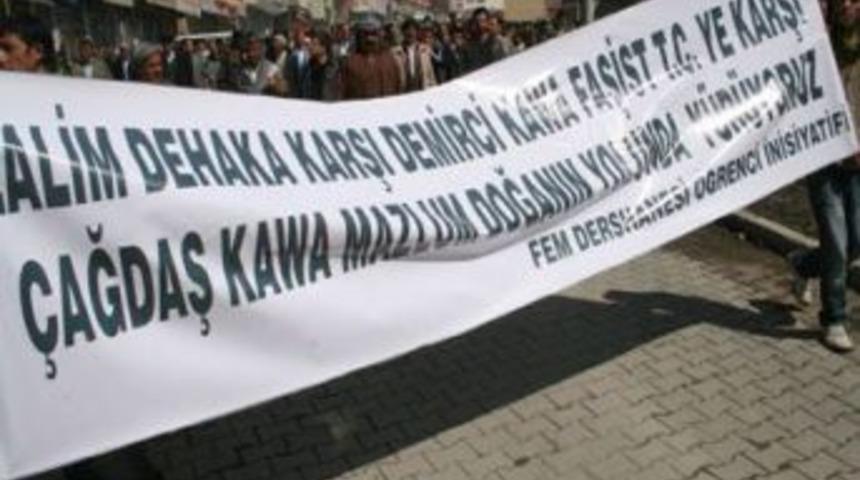 Nevruzdaki pankartlar okul idarelerinin bilgisi dışında a&ccedil;ılmış