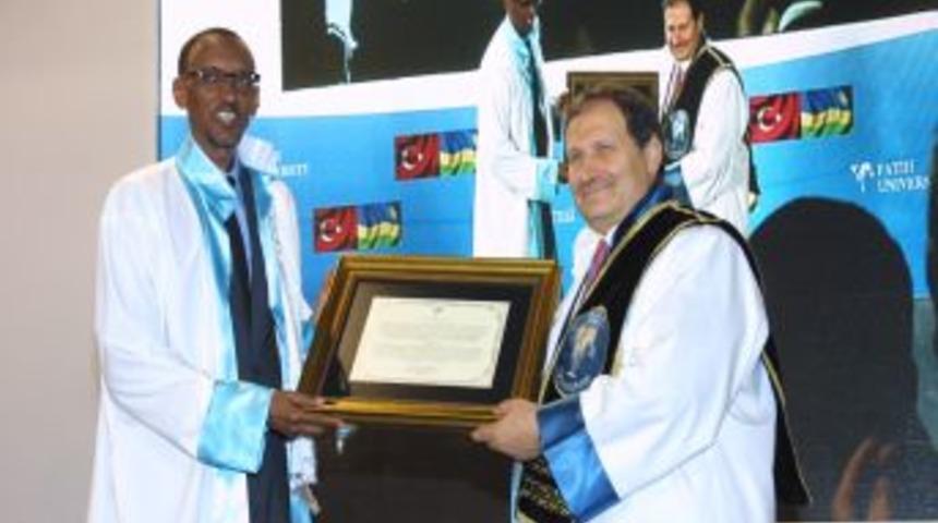 Fatih &Uuml;niversitesi'nden Ruanda Cumhurbaşkanı'na fahri doktora