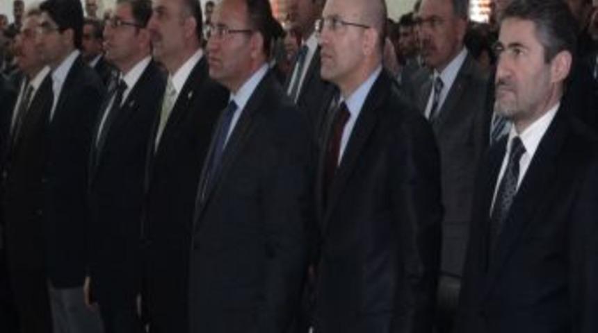 Başbakan yardımcısı Bekir Bozdağ Ak Parti Batman il kongresine katıldı