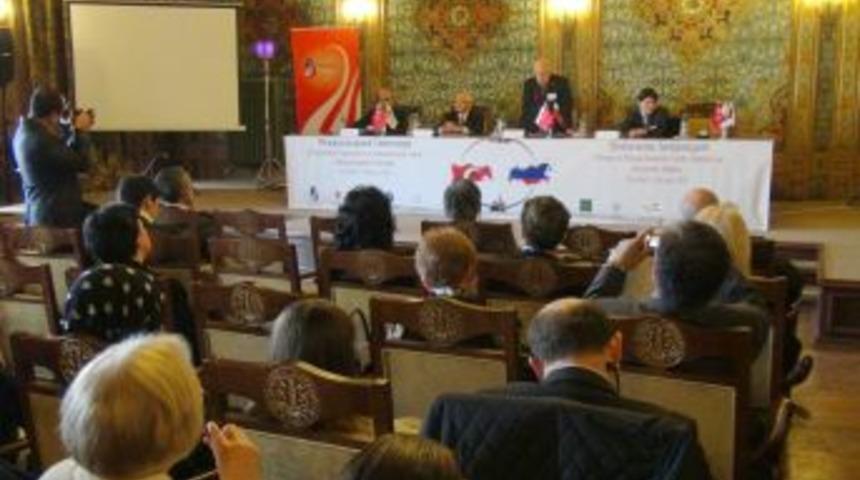 T&uuml;rk ve Rus akademisyenler, iki &uuml;lke ilişkilerinin 520. yılını değerlendirdi