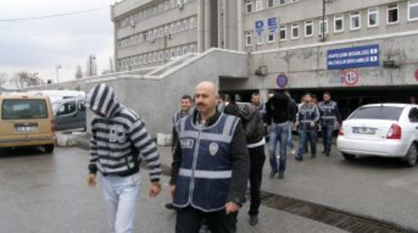 Stepne &ccedil;etesi polisin operasyonuyla yakalandı